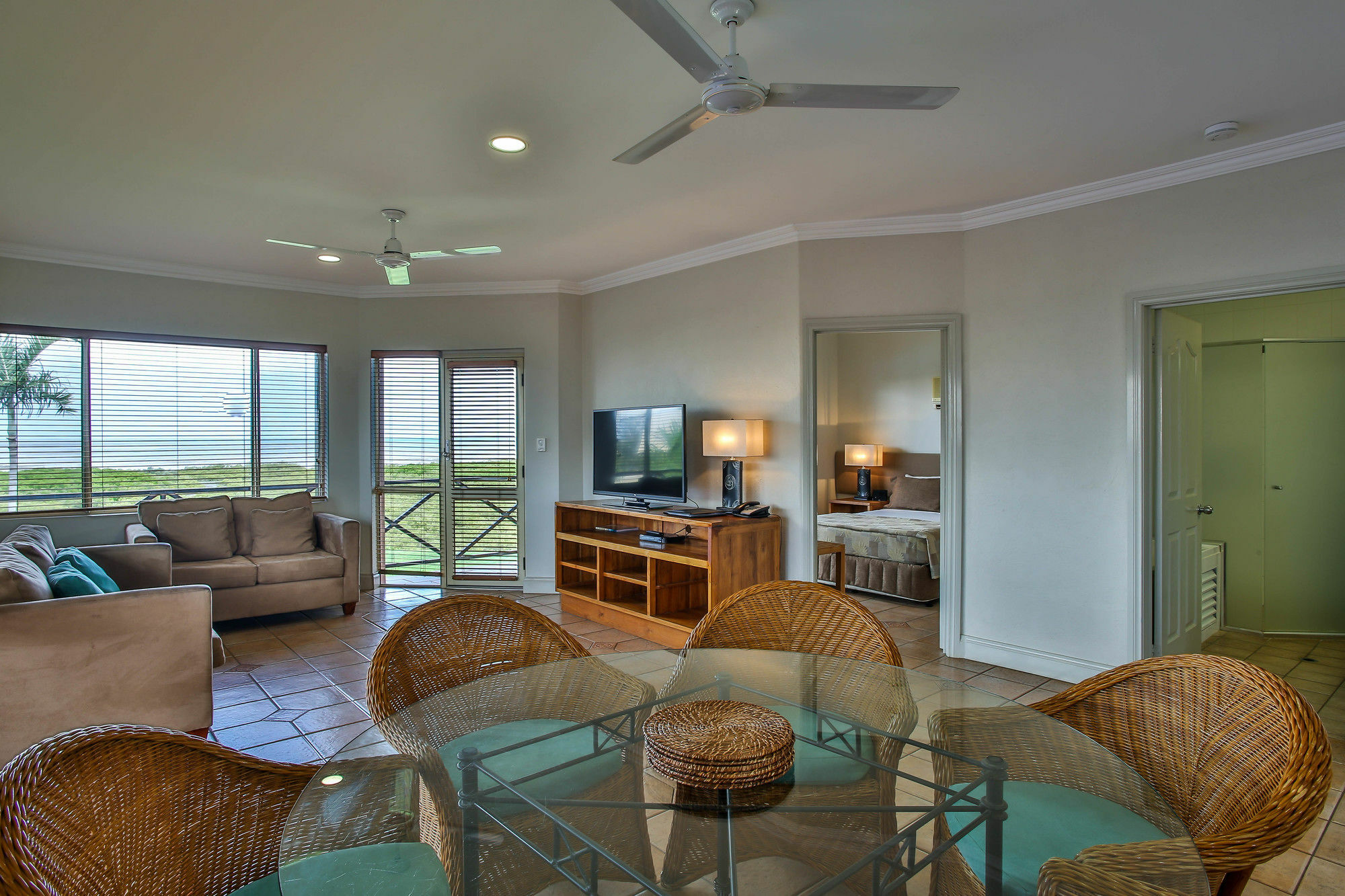 Moonlight Bay Suites Broome Bagian luar foto